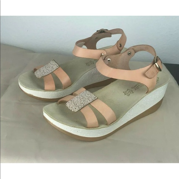 Fantasy Sandals Flex Sole Technology Wedge Buckle Leather Upper Size 40/9 - Picture 16 of 16